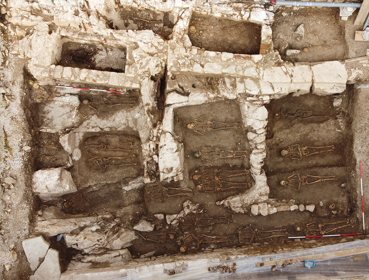 Zaštitna arheološka istraživanja južnog platoa Trga sv. Eufemije u Rovinju