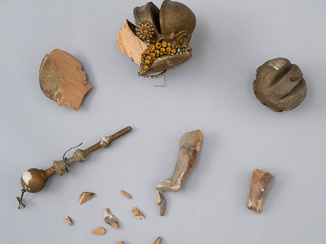 Skulptura "Bogorodica s Djetetom" iz župne crkve Pohoda Blažene Djevice Marije u Zagrebu