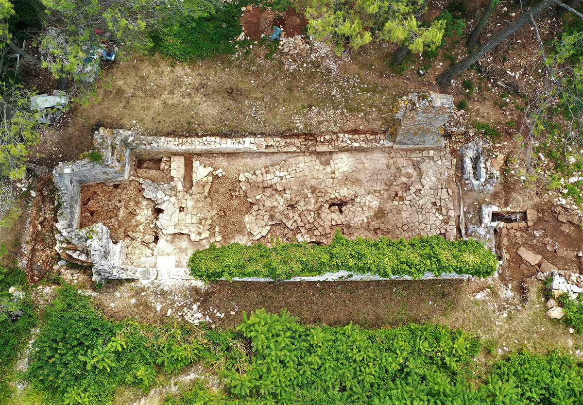 Krnica, ostaci crkve sv. Teodora