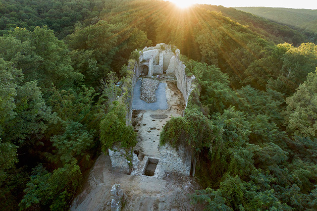 Popovača, Stari grad Jelengrad (1)