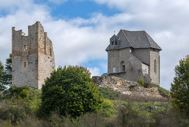 Brinje, Stari grad Sokolac (1)
